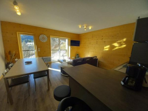 Chalet cosy au pied des pistes avec parking privé - FR-1-787-114 Laveissière